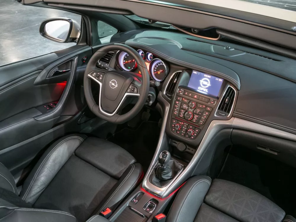 Автомобиль Opel Cascada Кабриолет