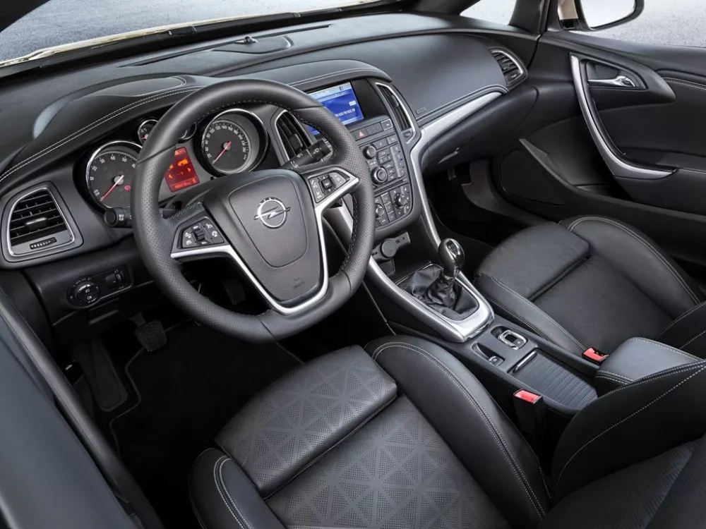 Автомобиль Opel Cascada Кабриолет