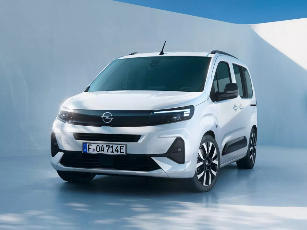 Автомобиль Opel Combo E Рестайлинг Компактвэн