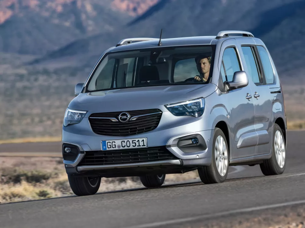 Автомобиль Opel Combo E Компактвэн