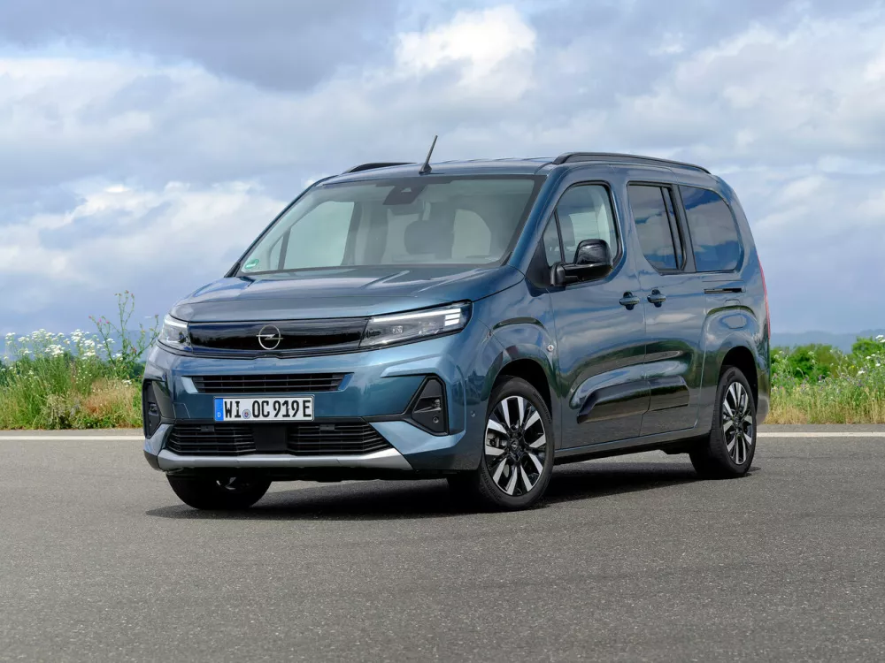 Автомобиль Opel Combo E Рестайлинг Компактвэн XL