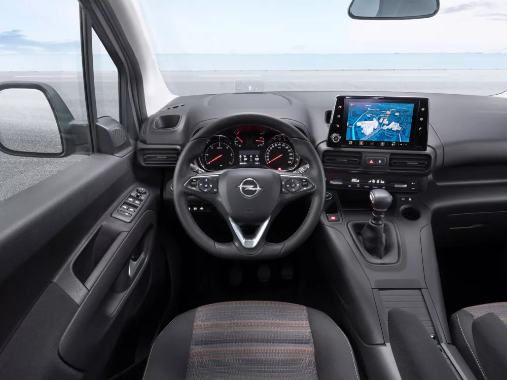 Автомобиль Opel Combo E Компактвэн