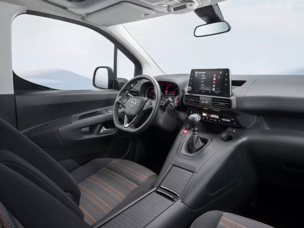 Автомобиль Opel Combo E Компактвэн
