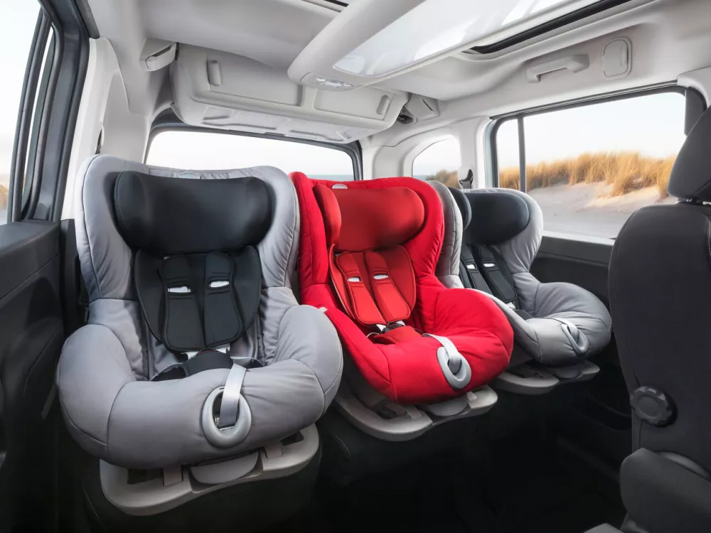 Автомобиль Opel Combo E Компактвэн