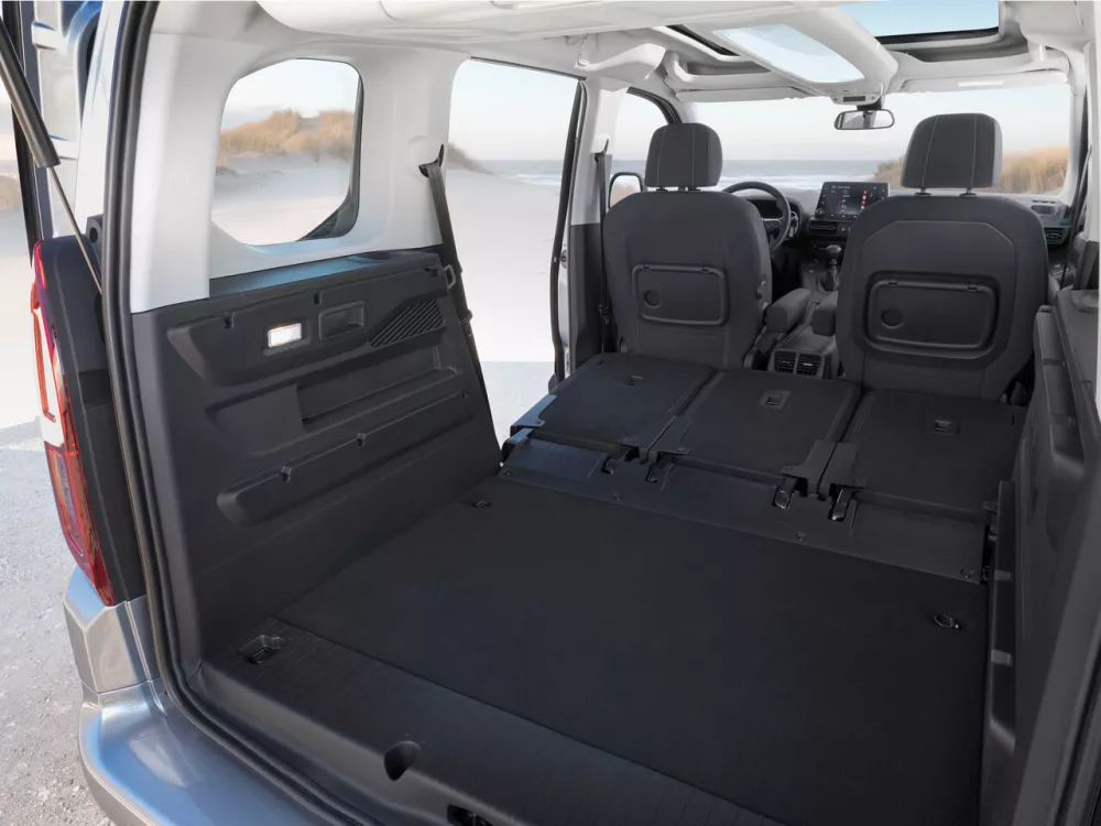 Автомобиль Opel Combo E Компактвэн