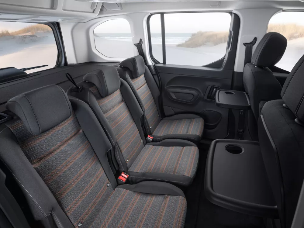 Автомобиль Opel Combo E Компактвэн