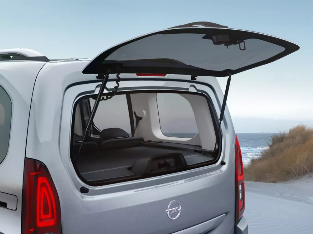 Автомобиль Opel Combo E Компактвэн