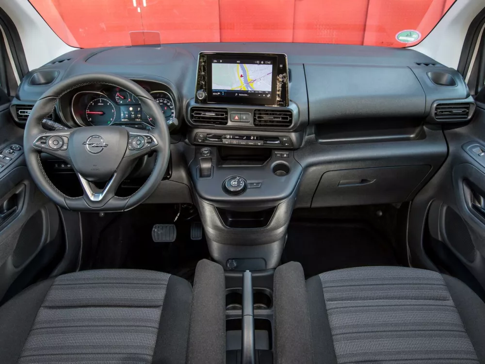 Автомобиль Opel Combo E Компактвэн XL