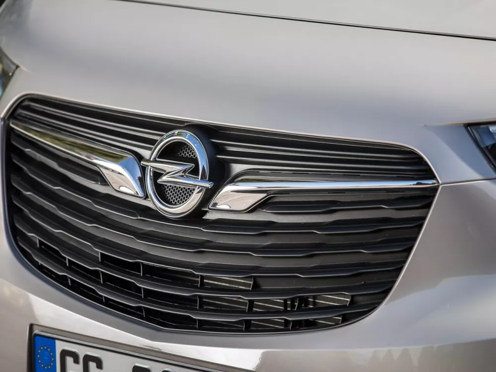 Автомобиль Opel Combo E Компактвэн XL