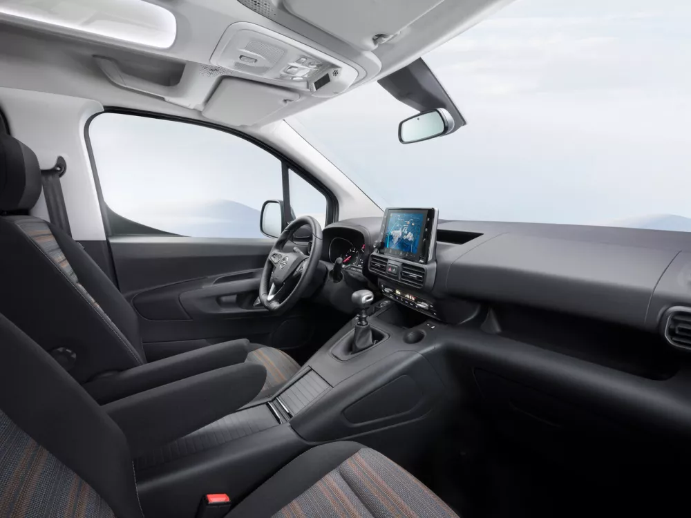 Автомобиль Opel Combo E Компактвэн XL