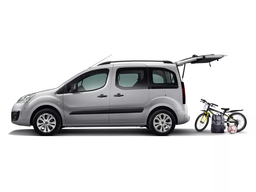 Автомобиль Opel Combo PCMA Компактвэн Life