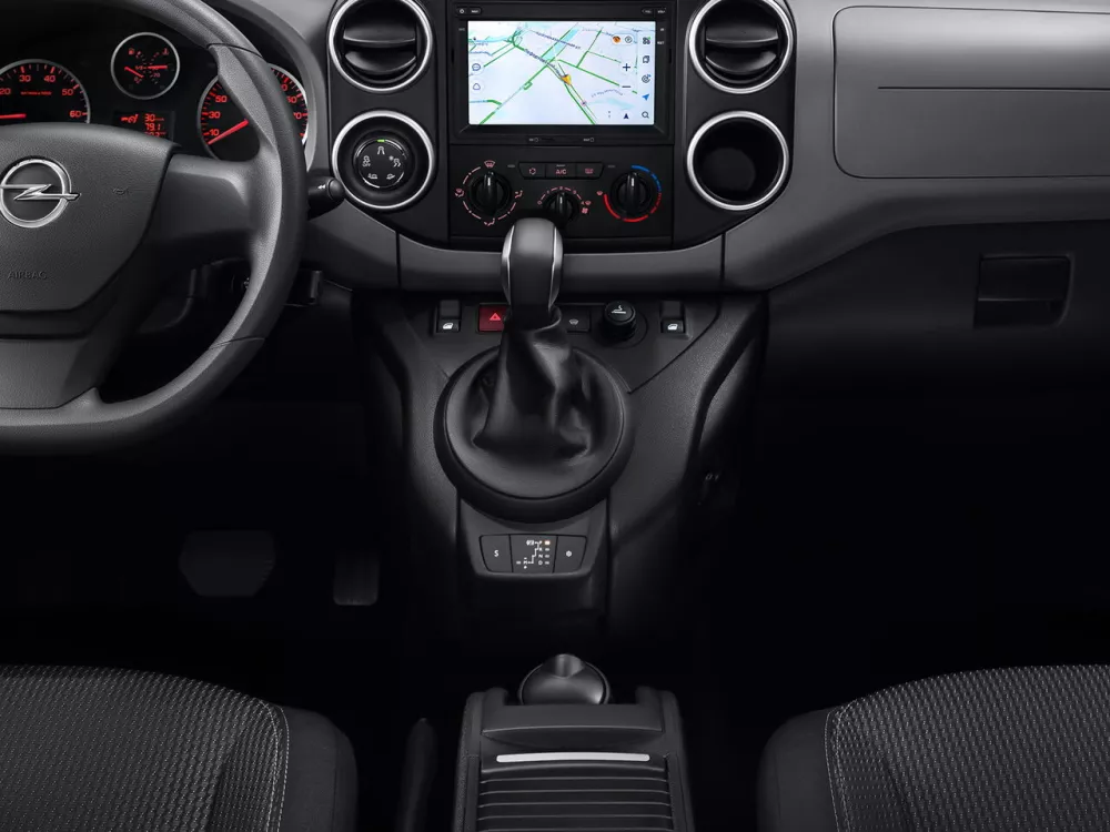 Автомобиль Opel Combo PCMA Компактвэн Life