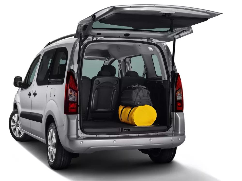 Автомобиль Opel Combo PCMA Компактвэн Life