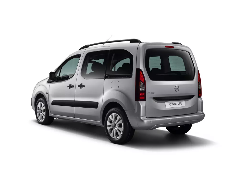 Автомобиль Opel Combo PCMA Компактвэн Life