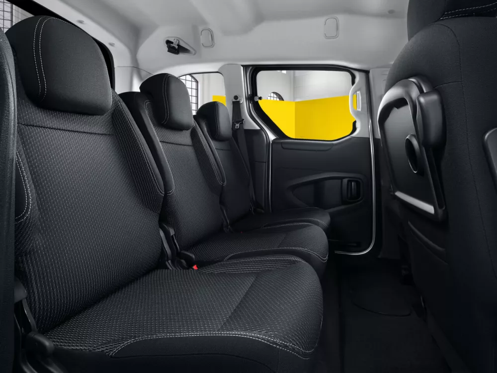 Автомобиль Opel Combo PCMA Компактвэн Life