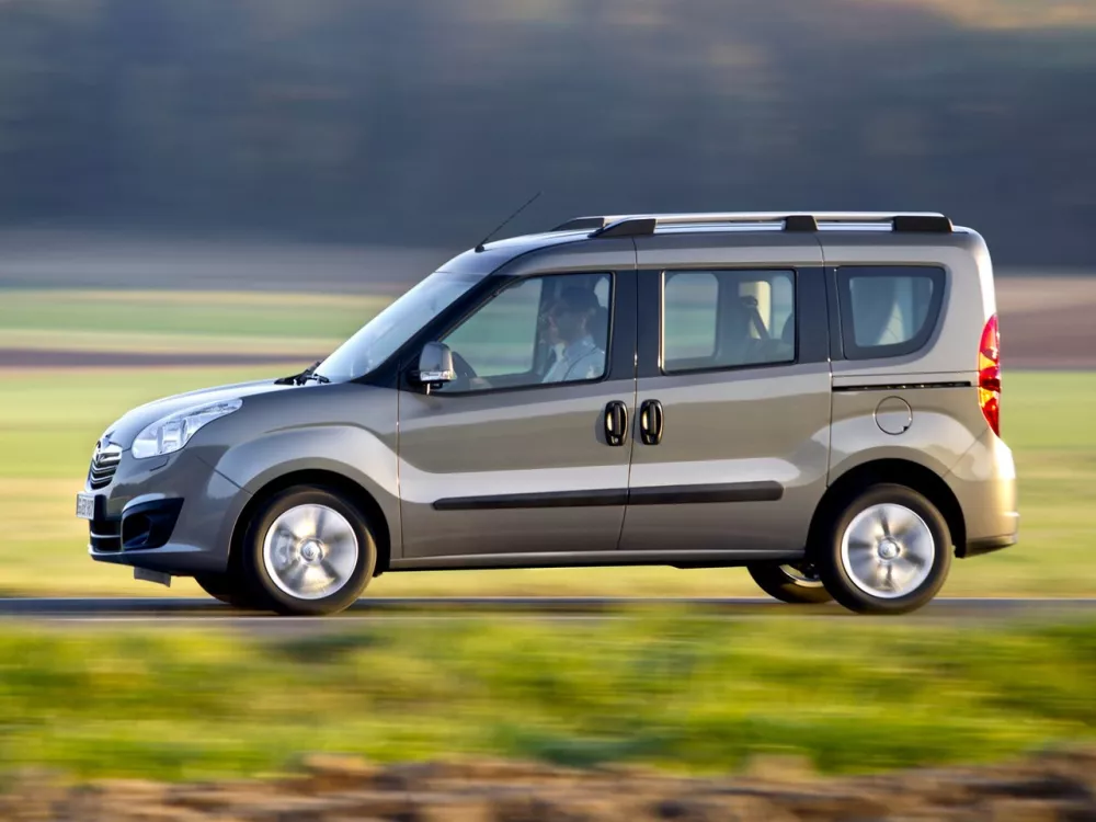 Автомобиль Opel Combo D Компактвэн SWB