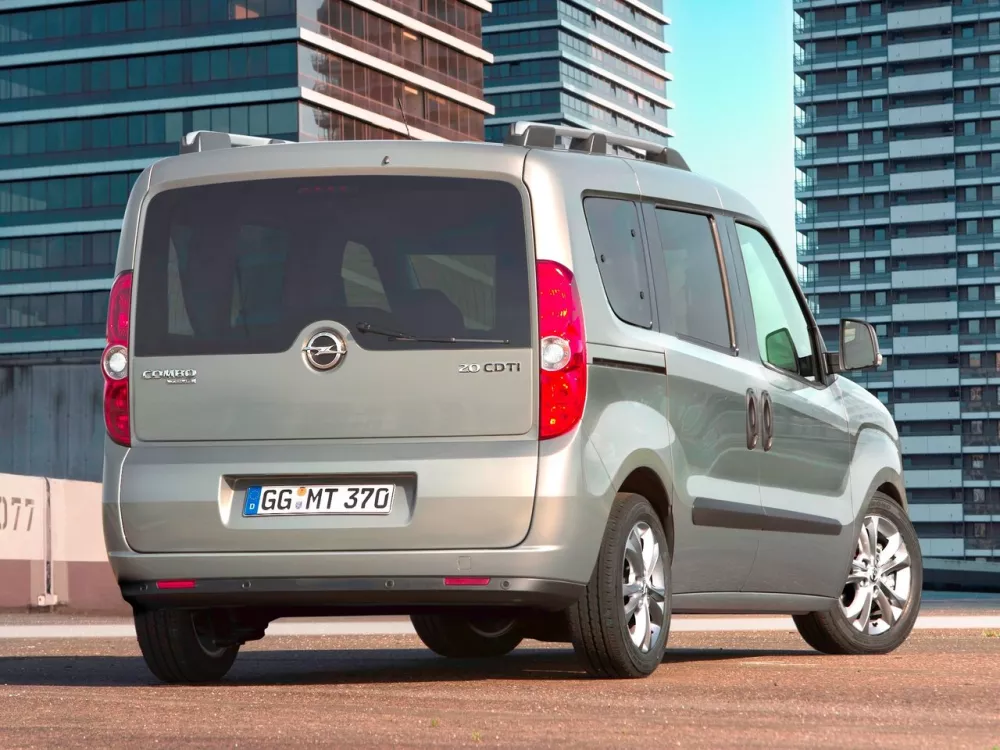 Автомобиль Opel Combo D Компактвэн SWB