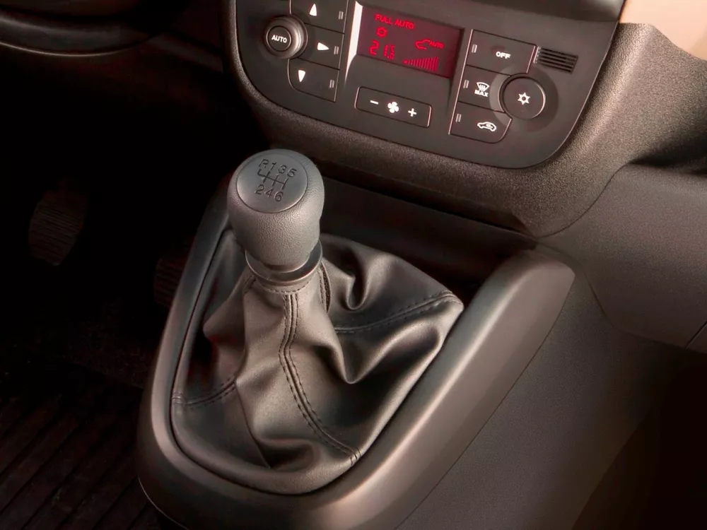 Автомобиль Opel Combo D Компактвэн SWB