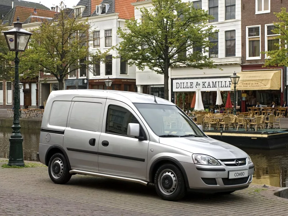 Автомобиль Opel Combo C Рестайлинг Фургон