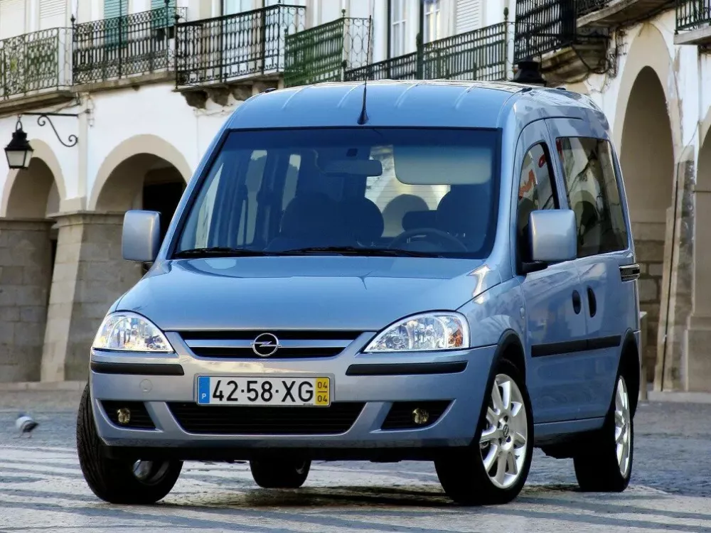 Автомобиль Opel Combo C Рестайлинг Компактвэн