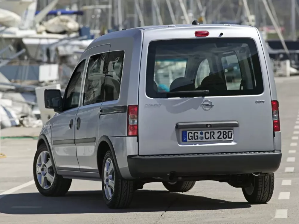 Автомобиль Opel Combo C Рестайлинг Компактвэн