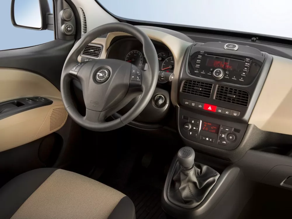 Автомобиль Opel Combo D Компактвэн LWB