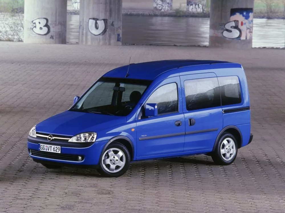 Автомобиль Opel Combo C Компактвэн