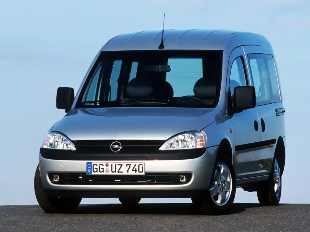 Автомобиль Opel Combo C Компактвэн
