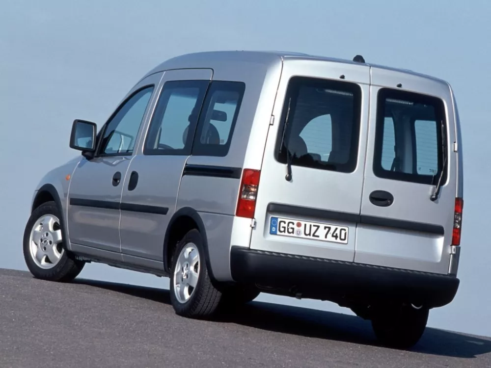 Автомобиль Opel Combo C Компактвэн