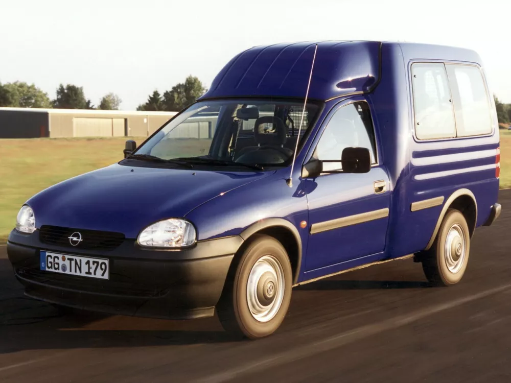 Автомобиль Opel Combo B Компактвэн