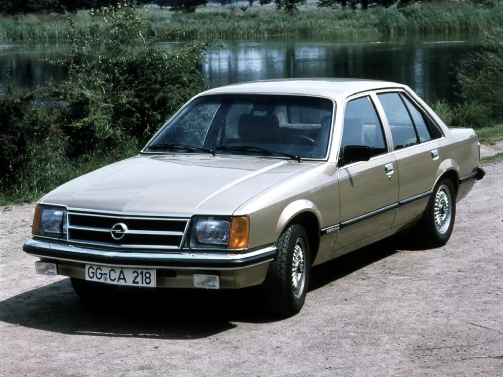 Автомобиль Opel Commodore C Седан