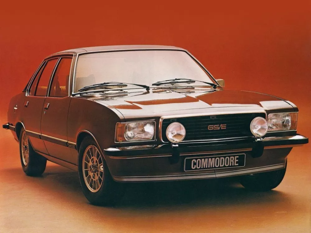 Автомобиль Opel Commodore B Седан