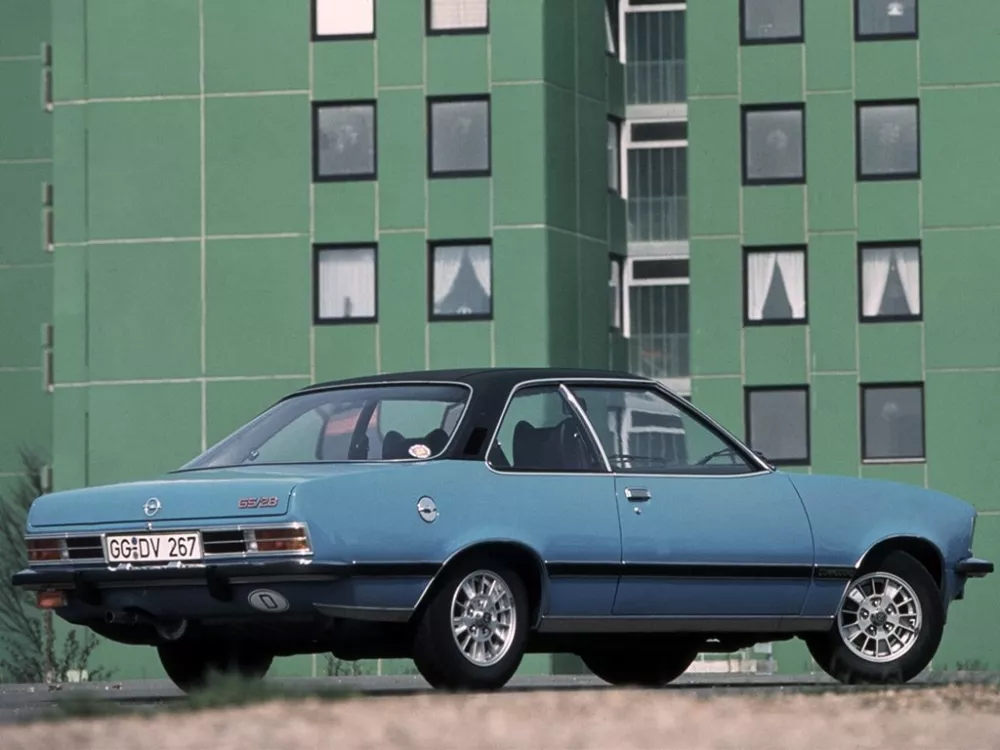 Автомобиль Opel Commodore B Купе