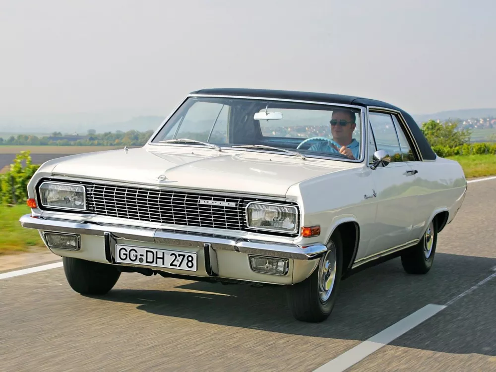Автомобиль Opel Diplomat A Купе