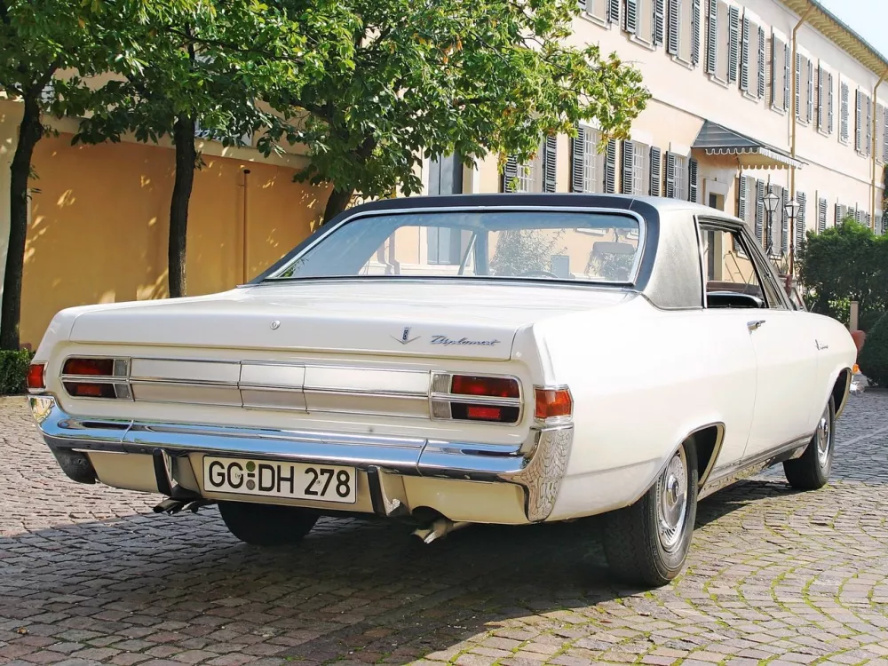 Автомобиль Opel Diplomat A Купе