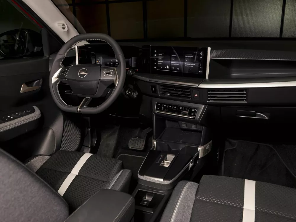 Автомобиль Opel Frontera III Внедорожник (5 дверей)