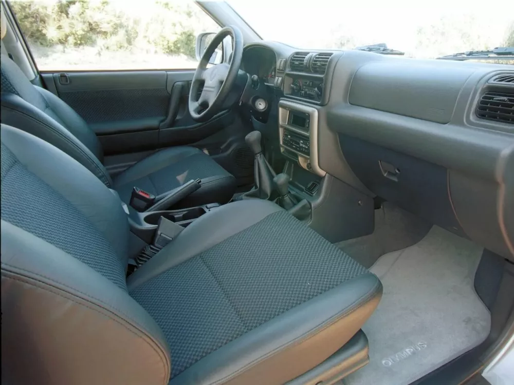 Автомобиль Opel Frontera B Рестайлинг Внедорожник (3 двери)