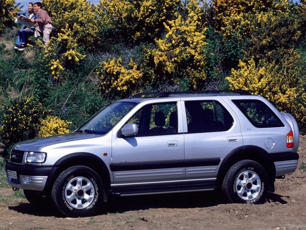 Автомобиль Opel Frontera B Внедорожник (5 дверей)