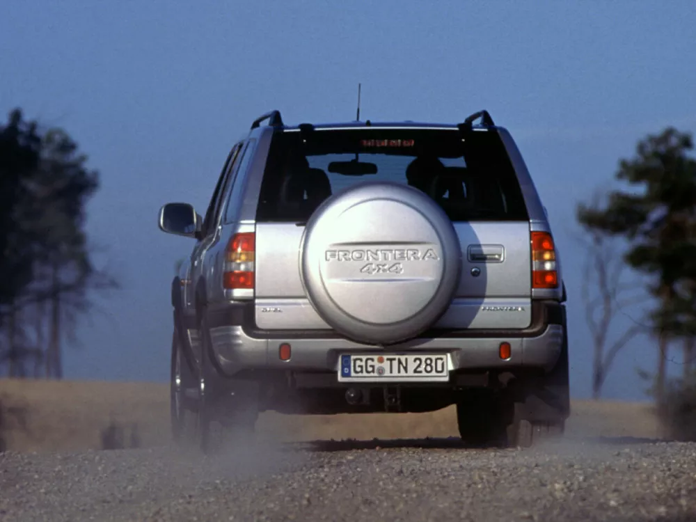 Автомобиль Opel Frontera B Внедорожник (5 дверей)