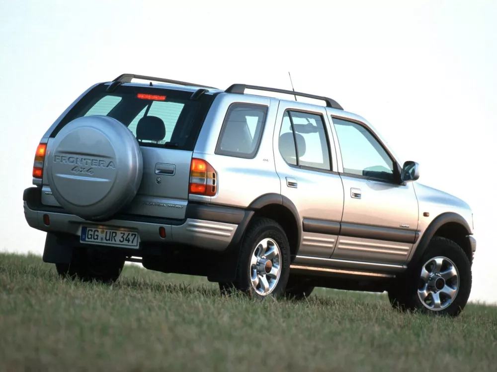 Автомобиль Opel Frontera B Внедорожник (5 дверей)