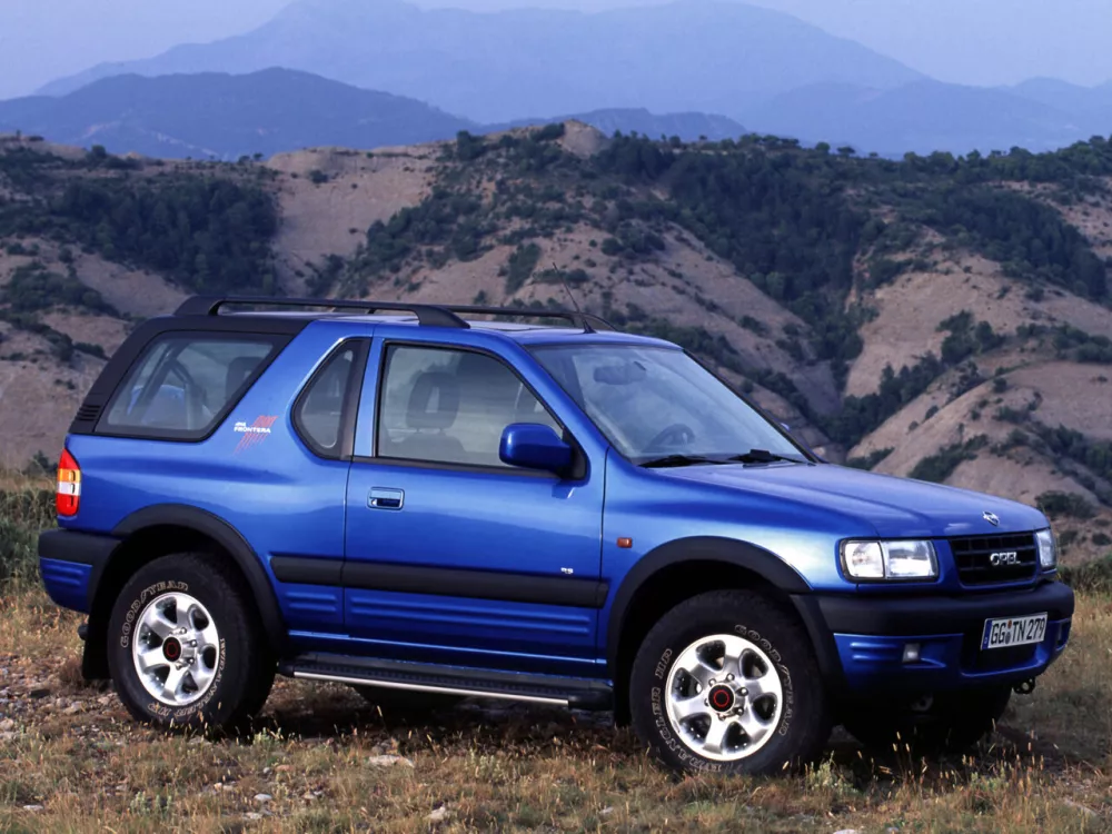 Автомобиль Opel Frontera B Внедорожник (3 двери)
