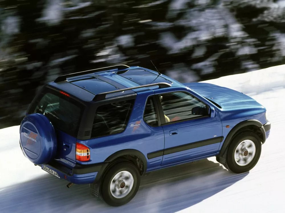 Автомобиль Opel Frontera B Внедорожник (3 двери)