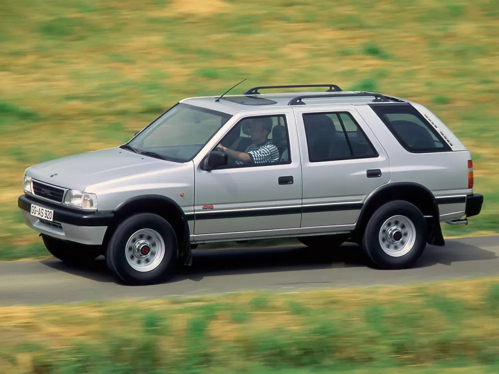 Автомобиль Opel Frontera A Внедорожник (5 дверей)