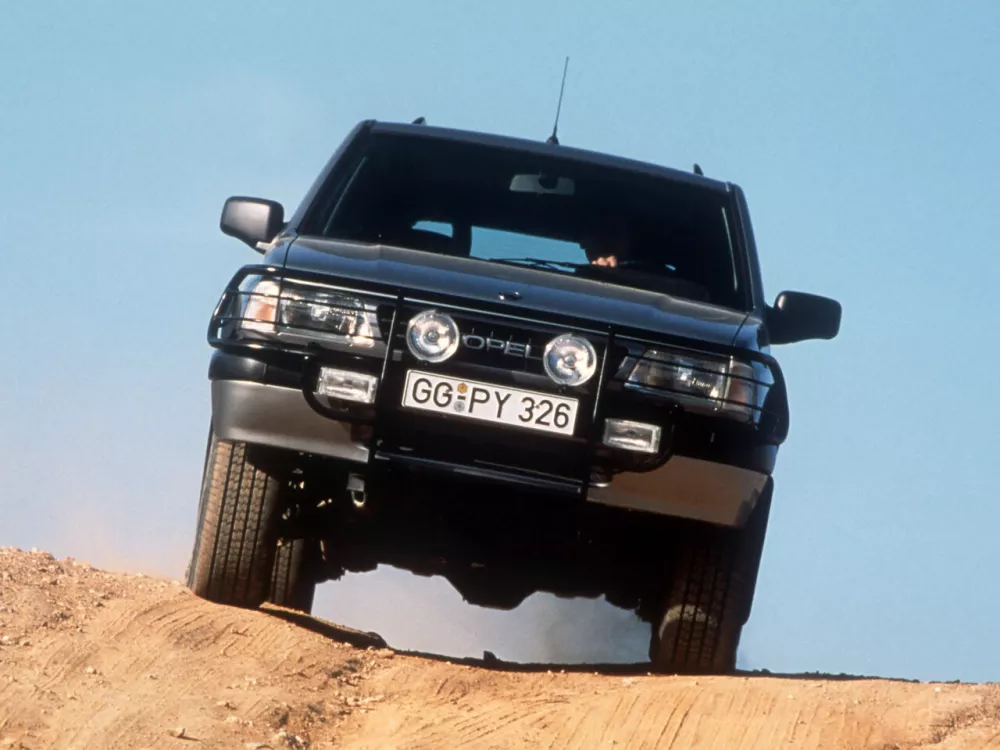 Автомобиль Opel Frontera A Внедорожник (5 дверей)