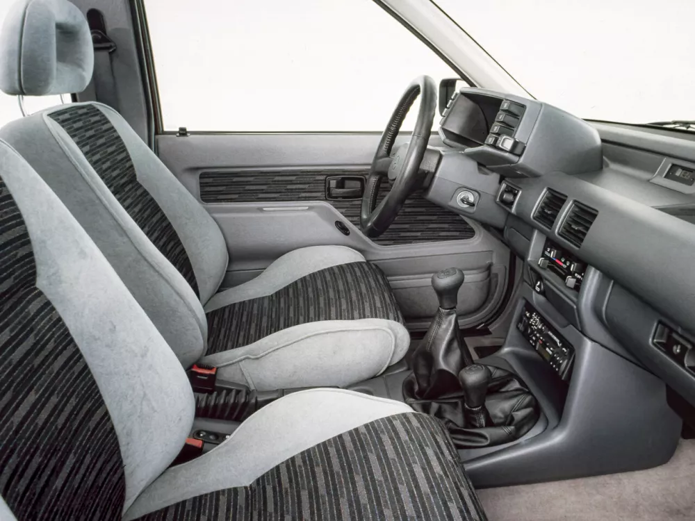 Автомобиль Opel Frontera A Внедорожник (5 дверей)