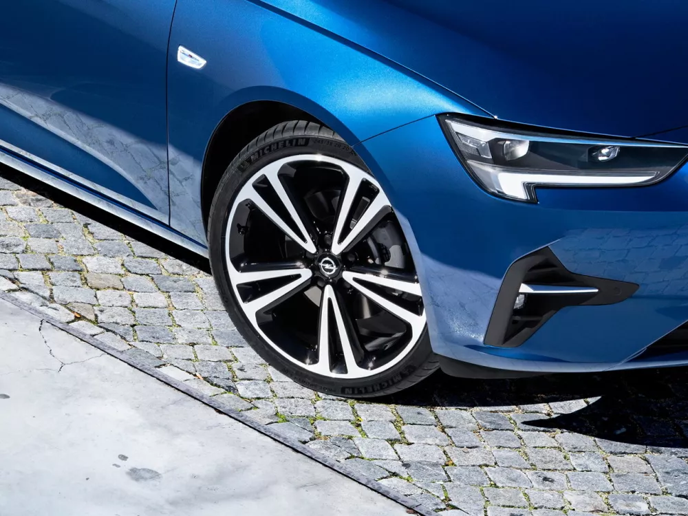 Автомобиль Opel Insignia II Рестайлинг Лифтбек