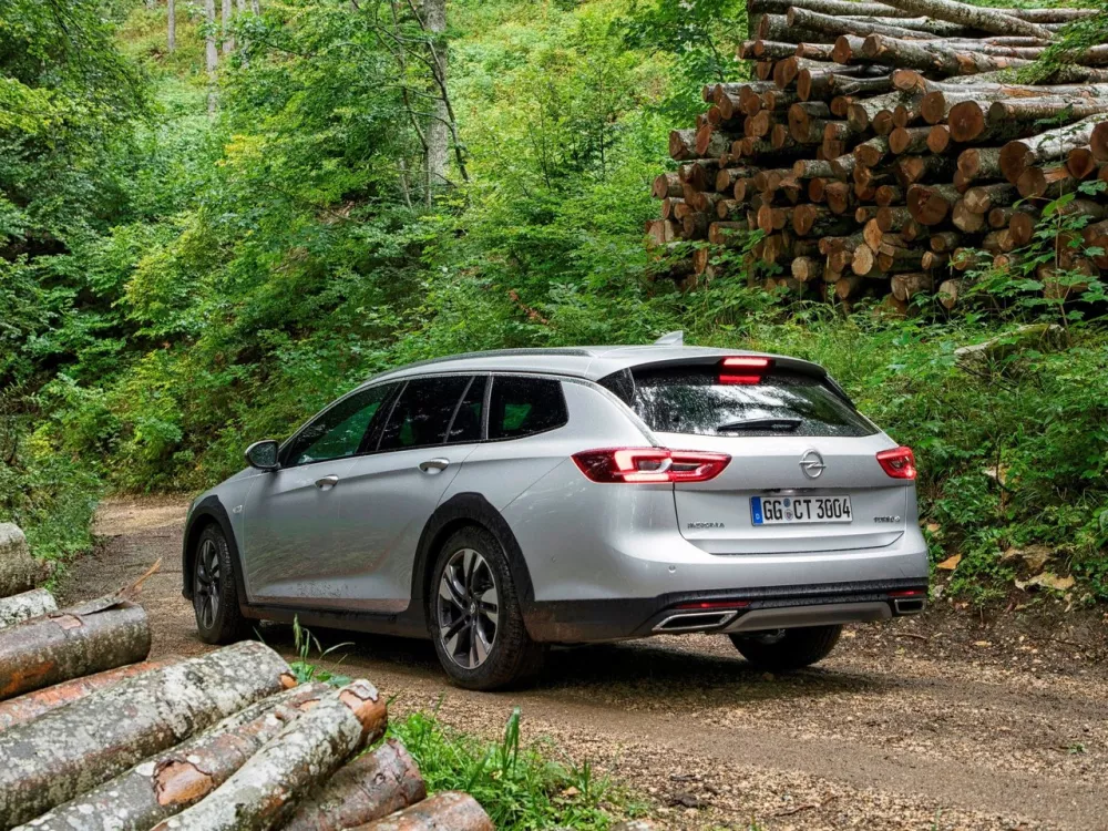 Автомобиль Opel Insignia II Универсал (5 дверей) Country Tourer