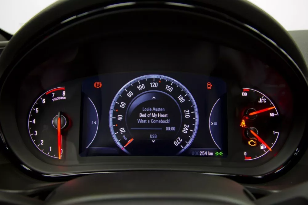 Автомобиль Opel Insignia I Рестайлинг Седан