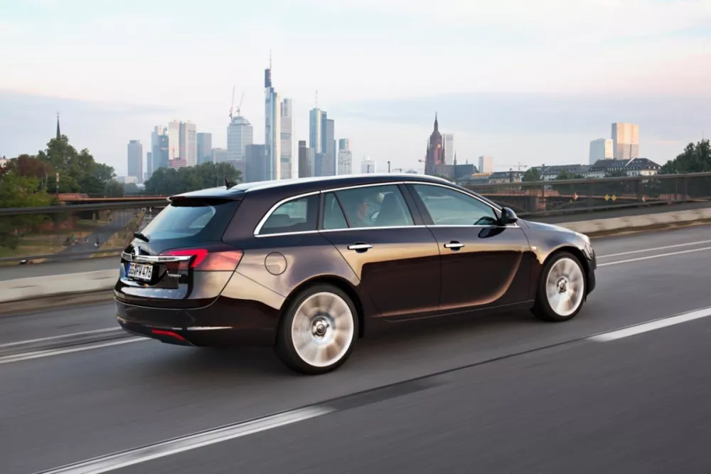 Автомобиль Opel Insignia I Рестайлинг Универсал (5 дверей)