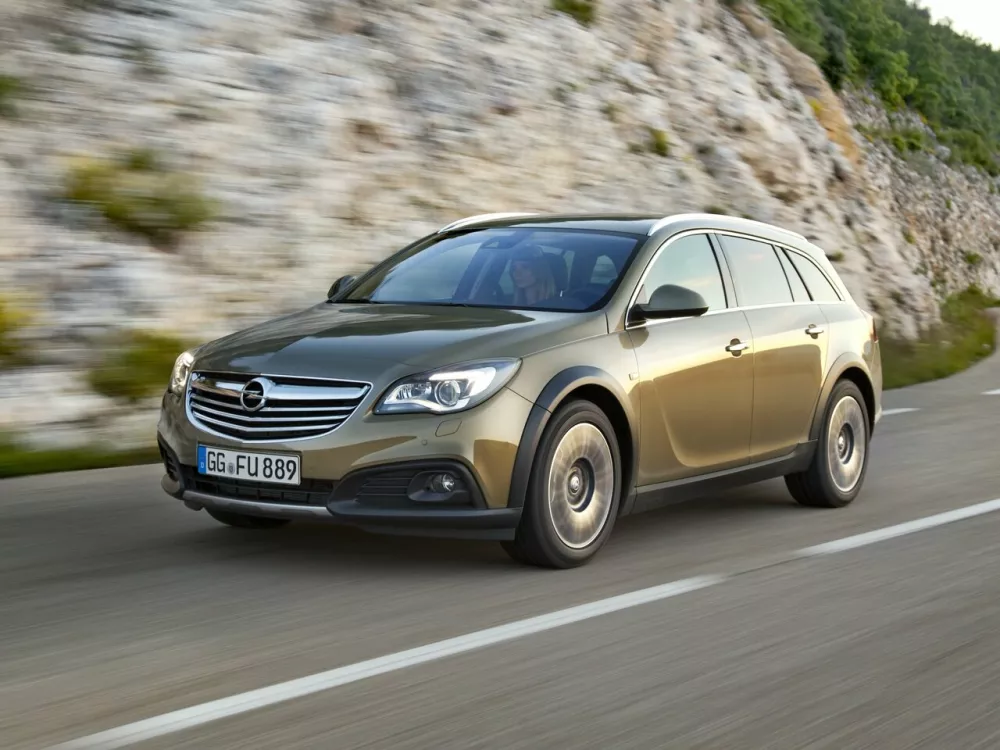 Автомобиль Opel Insignia I Рестайлинг Универсал (5 дверей) Country Tourer